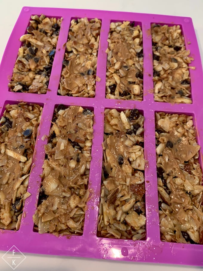 Keto Peanut Butter Granola Bars Without Oats!